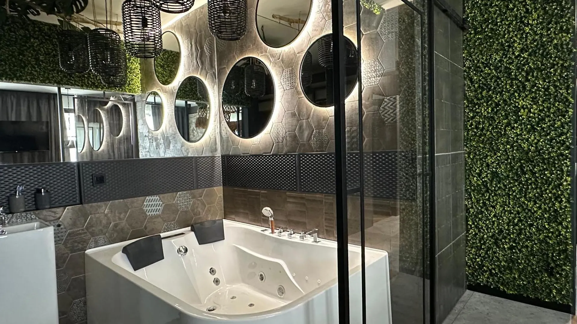 Doki Spa Apartments With Jacuzzi & Sauna Danzig
